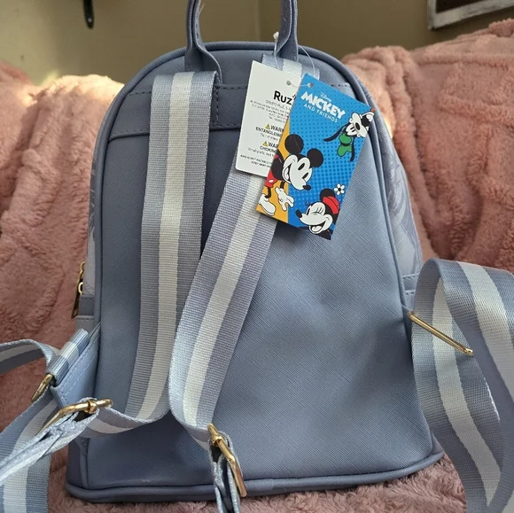 ✨ Donald Duck 11” Vegan Leather Mini Backpack ✨ - Picture 3 of 4